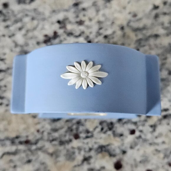 RARE VINTAGE WEDGWOOD ENGLAND BLUE WHITE SEASONS DESK MANTEL OFFICE CLOCK - Picture 10 of 15